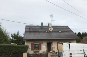 Installation solaire de deux panneaux