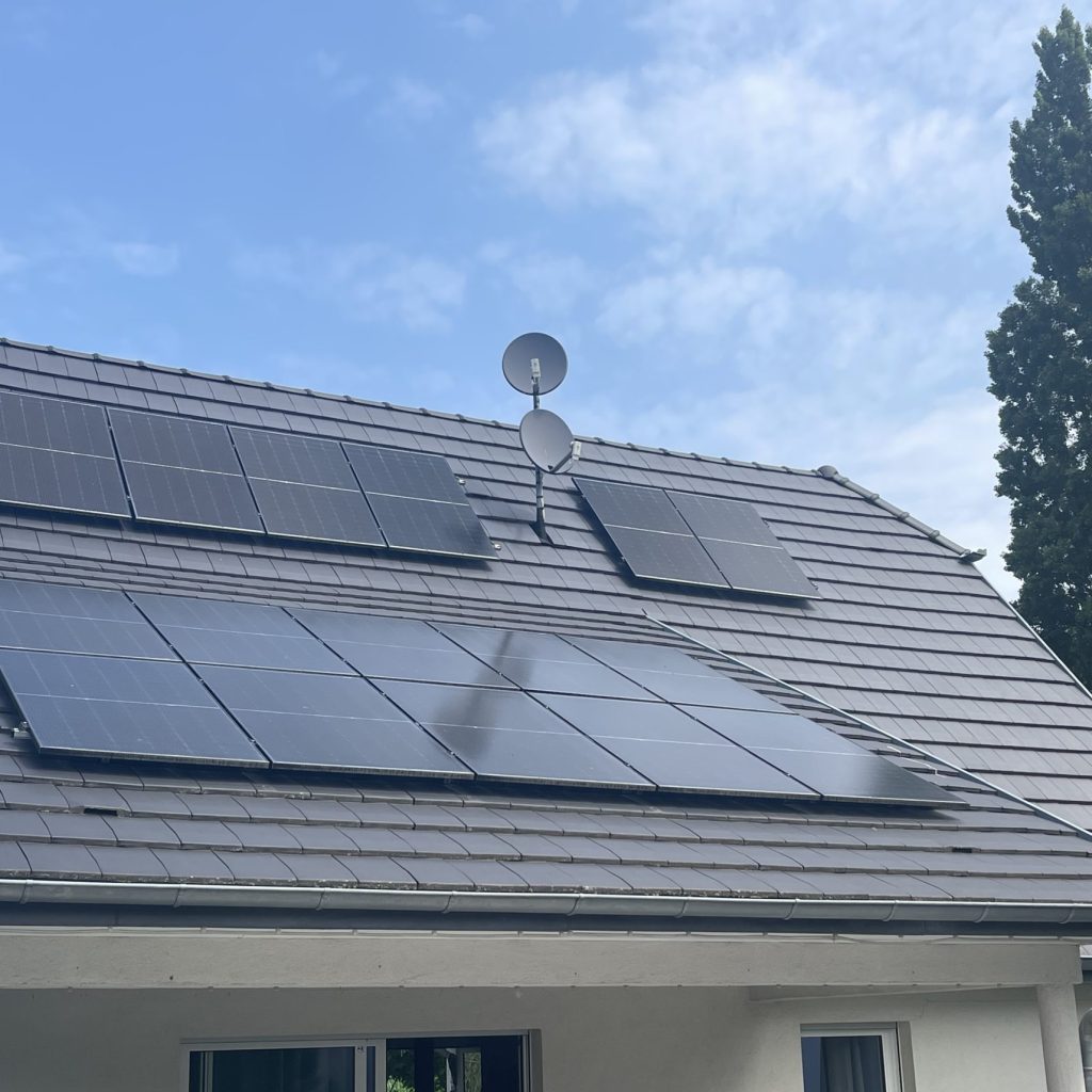 Installation de 16 panneaux solaires